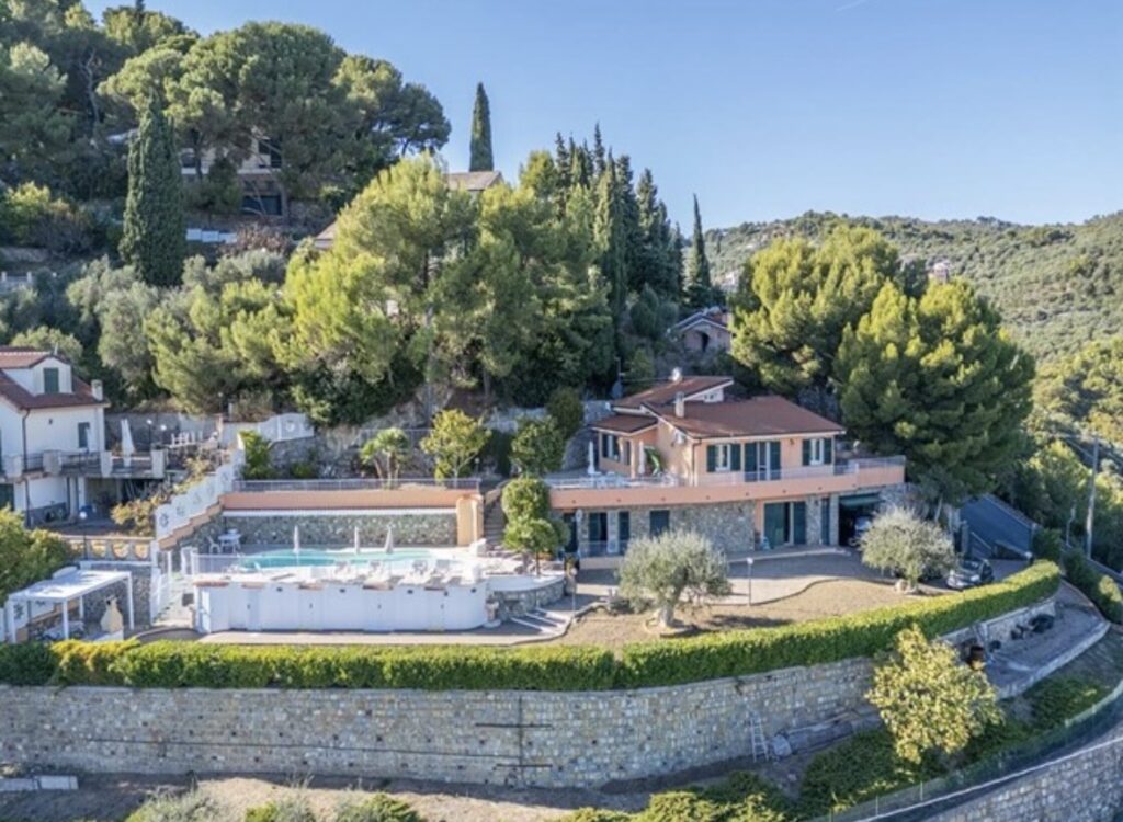 Ultra luxury estates in the Amalfi Coast.